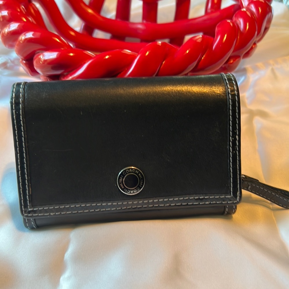Coach (Vintage) black leather double stitched wallet used in good condition